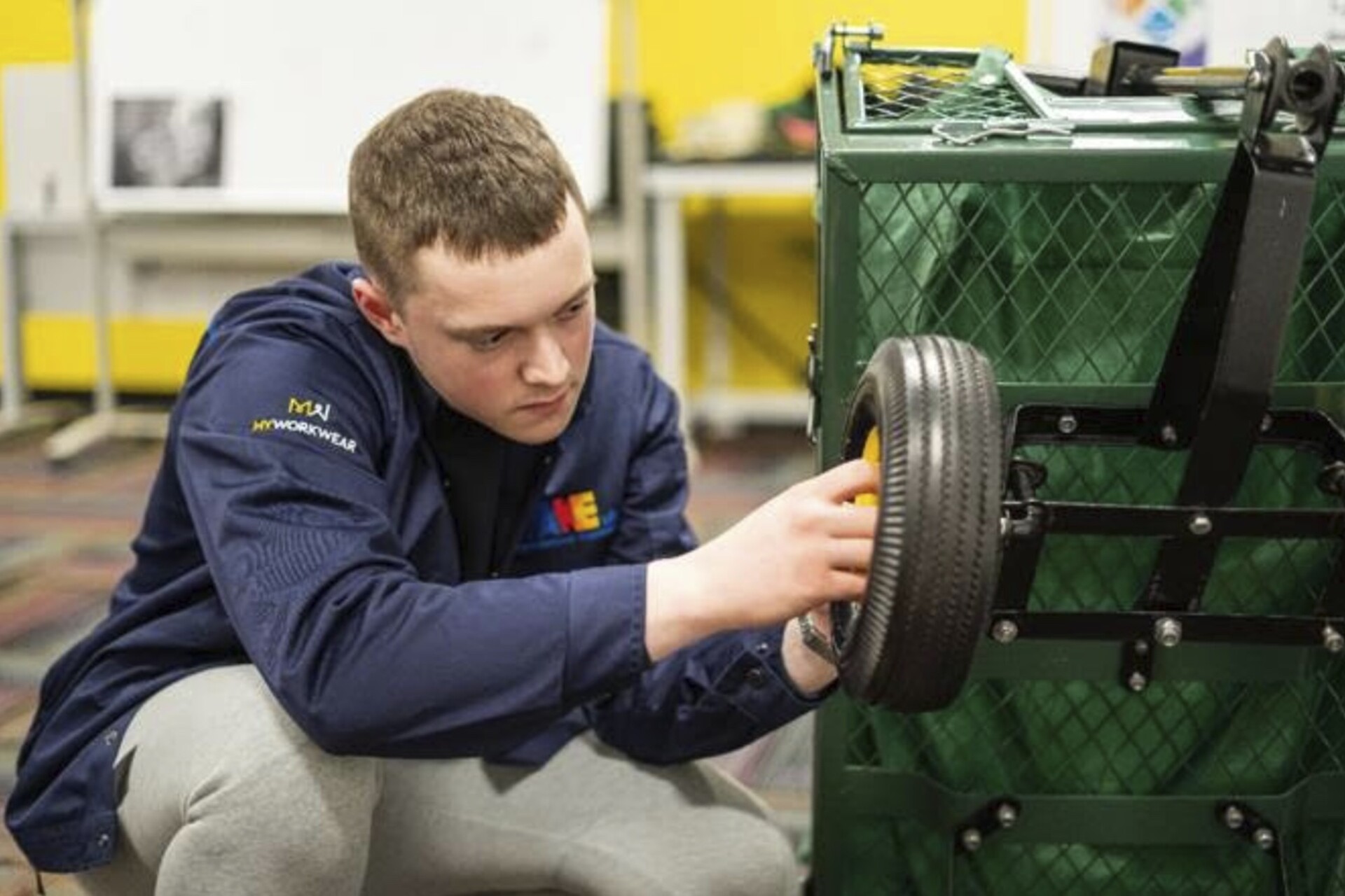 Make UK urges Skills Investment Pledge as apprenticeship starts fall 40%
